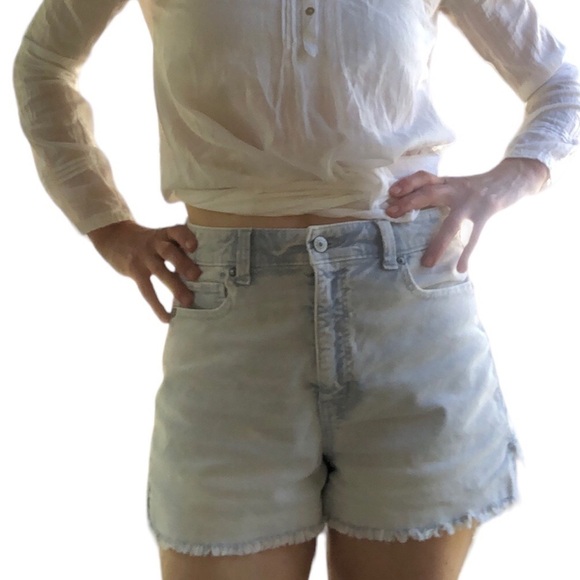 American Eagle 🦅 size 6 High Rise Corduroy Frayed shorts - Picture 1 of 16